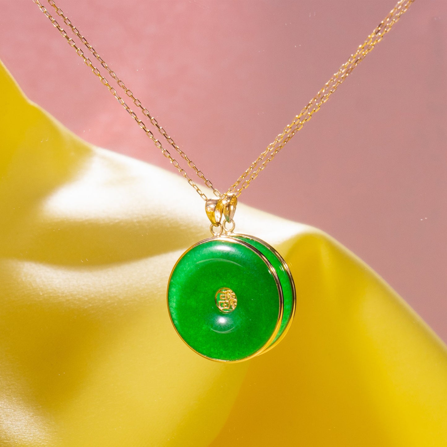 14k Good Luck Jade Round Pendant Necklace 17"