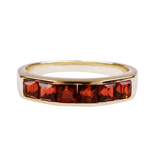 14k Garnet Channel Band Ring 2.9gr